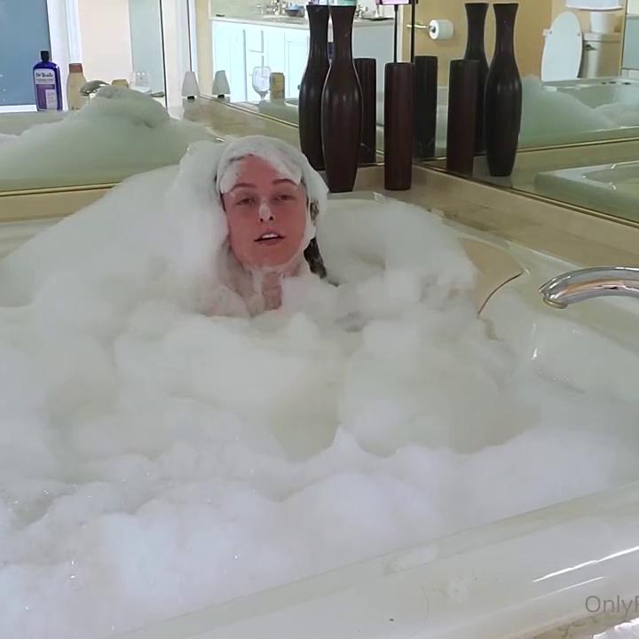Zophielicious Nude Bathtub Video Leaked