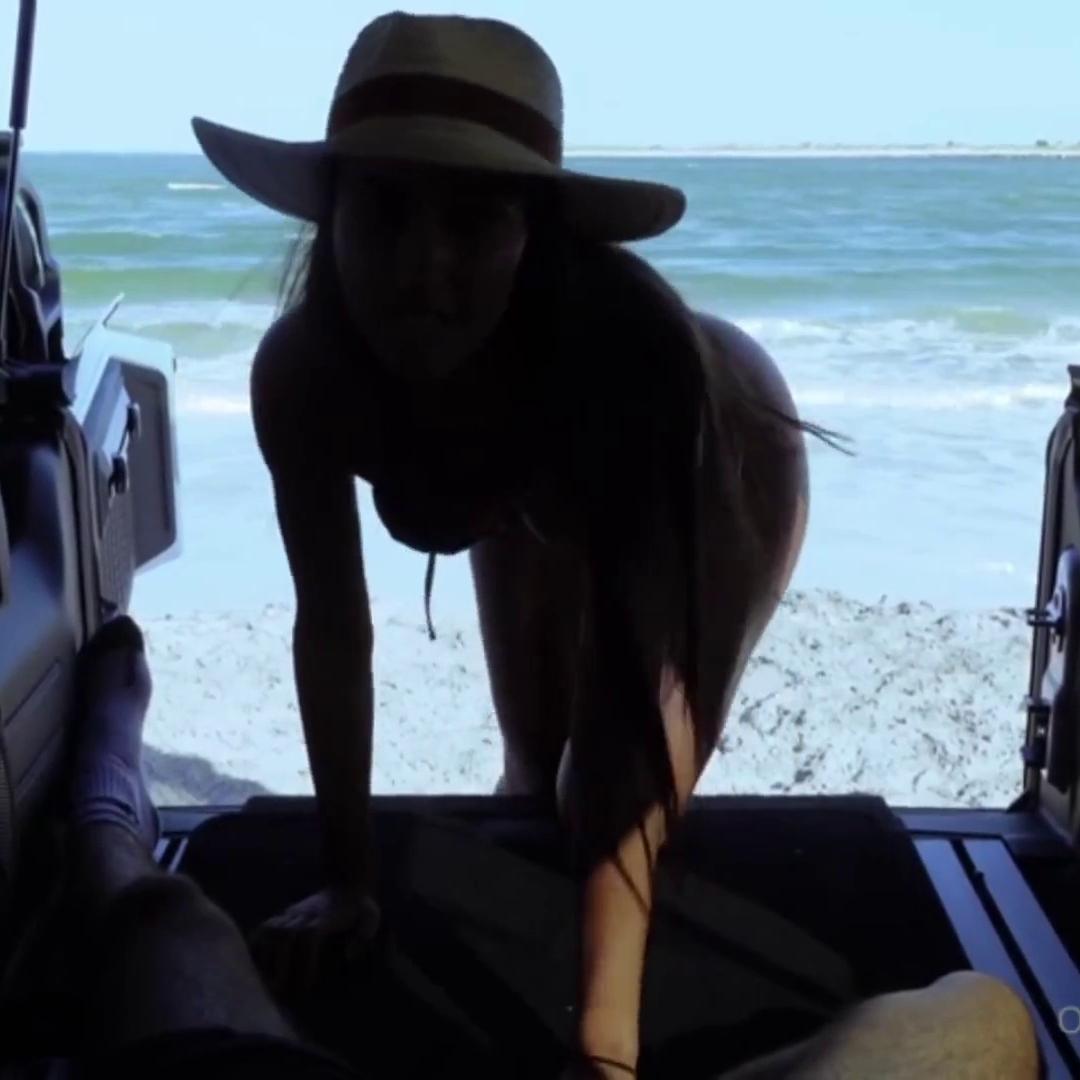 Izzy Green Car Blowjob in Public Beach Video Leaked