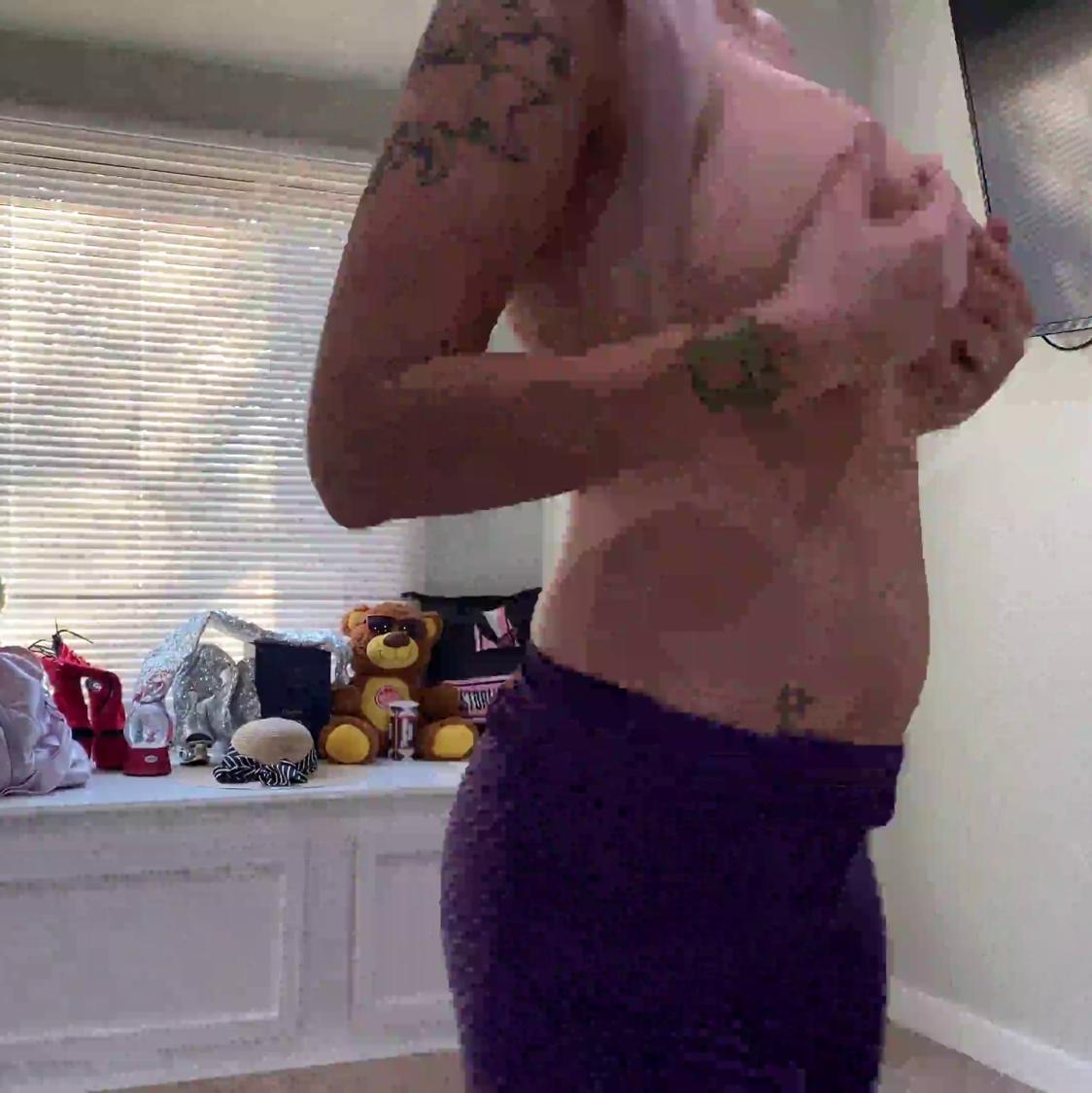 Trixie Thomas Youtuber Topless Try-On Nude Video