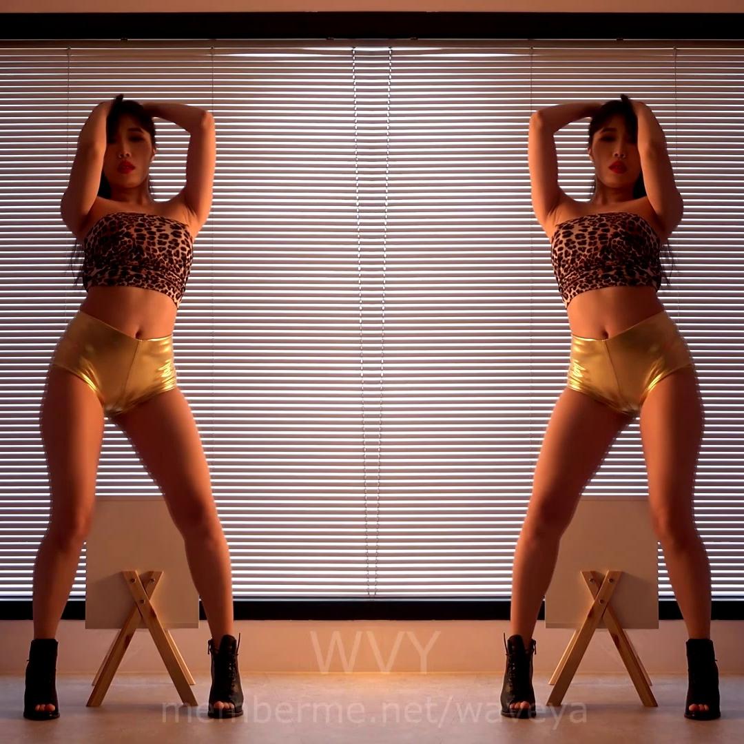 Waveya MiU Twerking Nude Video