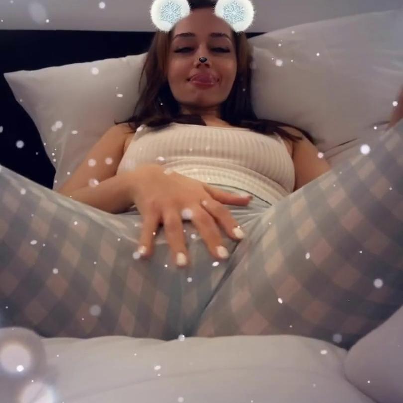 Mia Slava 7 Minutes Bating Snapchat Video