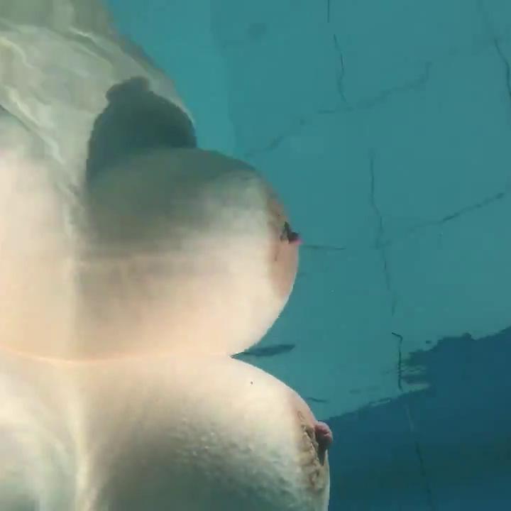 Lilliasright Nude in Pool Video Leaked